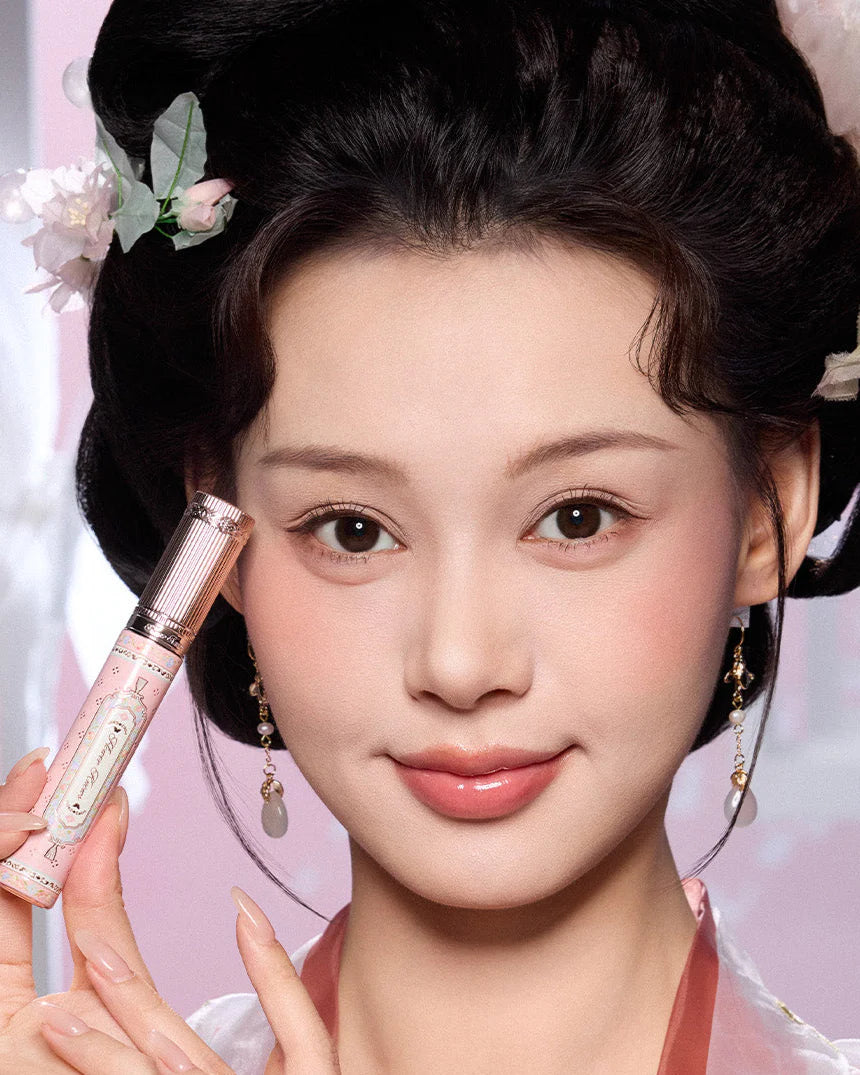 Butterfly Cloud Collar Mascara